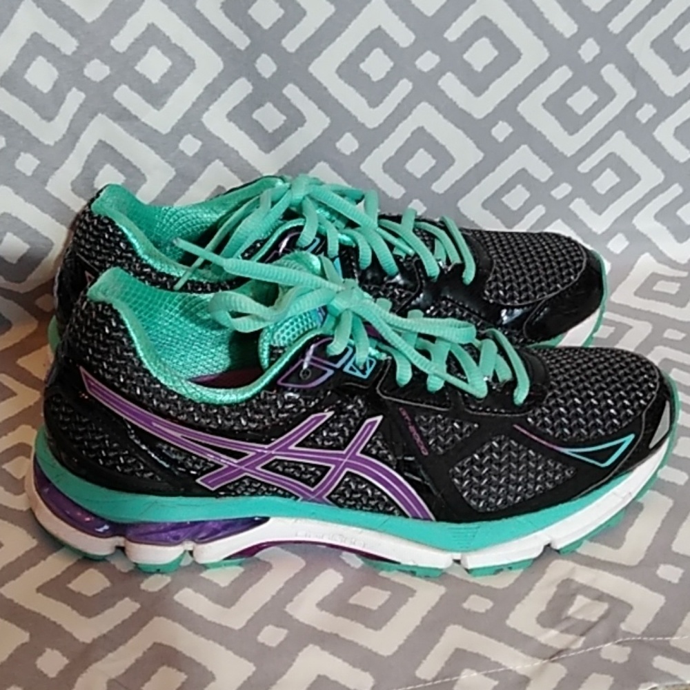 Asics GT-2000 SZ 7